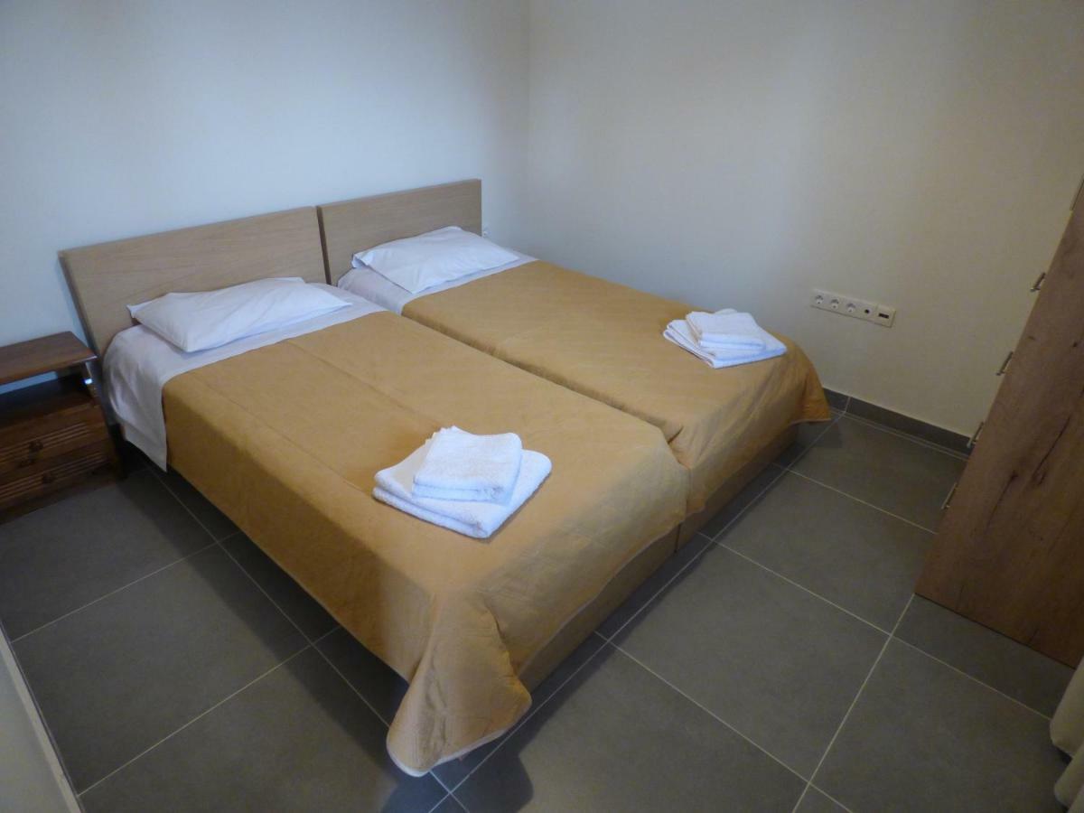 Natashas Apartments Ypsos Eksteriør billede