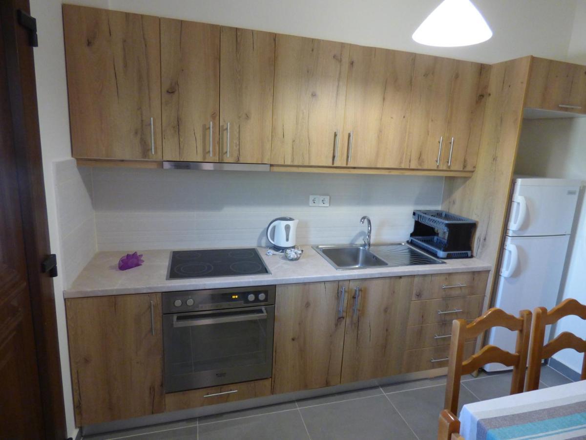 Natashas Apartments Ypsos Eksteriør billede